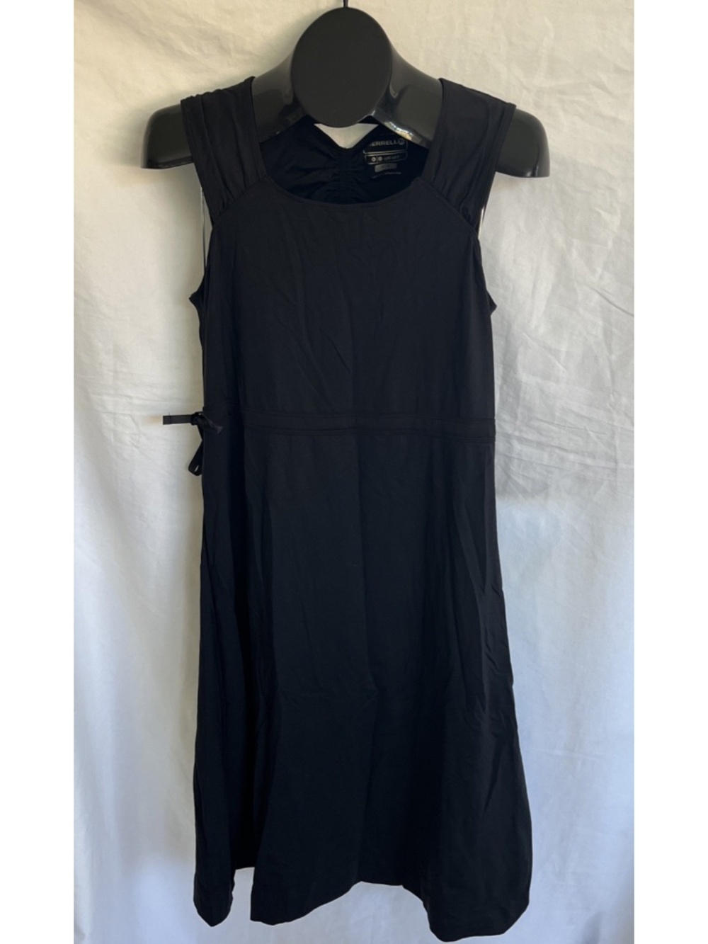 MERRELL Women's Black Sleeveless Dress Size M Keyhole Back Rutched Tie Waist